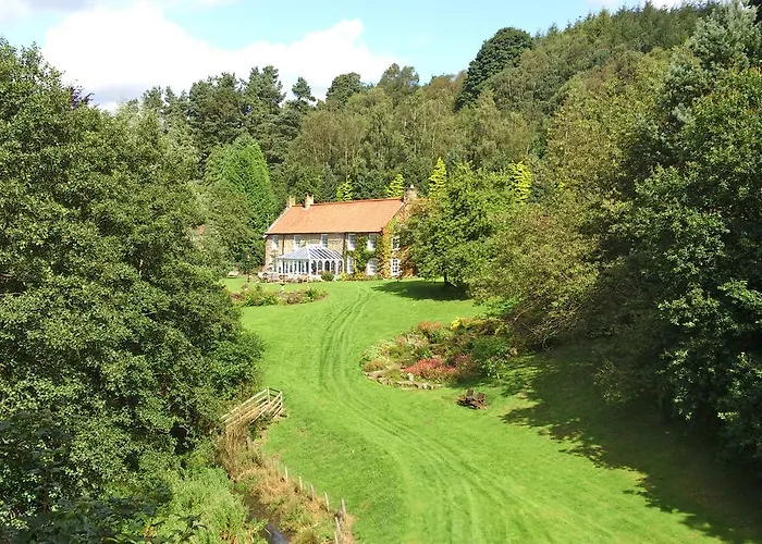 High Dalby House & Cottages 컨트리하우스 *